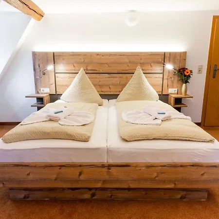 Waldgasthof Bad Einsiedel 3* سيفن