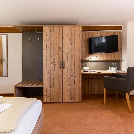 Отель Waldgasthof Bad Einsiedel 3*